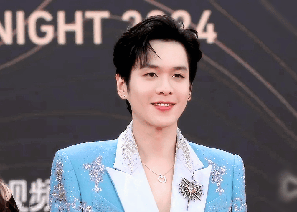 人红毯张颂文风波后现身虞书欣升咖成功凯发K8国际娱乐赵丽颖压轴唐嫣没走单(图6)