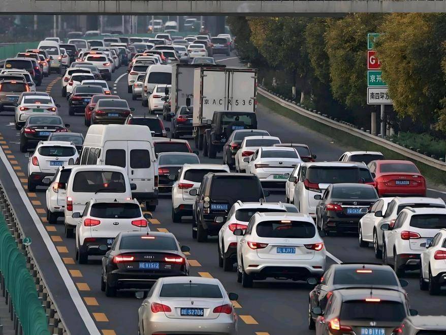 能源车实用功能+防困妙招助你舒适到家凯发·k8国际春节返程堵车不慌!新(图2) 能源车实用功能+防困妙招助你舒适到家凯发·k8国际春节返程堵车不慌!新(图2)